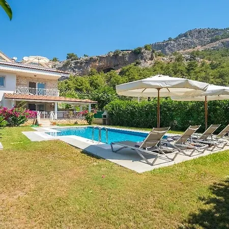 Villa Göcek Te Müstakil Havuzlu Konforlu, Bahçeli özel Müstakil Fethiye