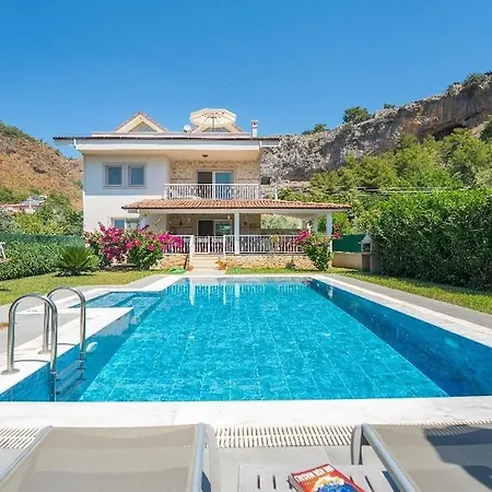 Göcek Te Müstakil Havuzlu Konforlu, Bahçeli özel Müstakil Villa Fethiye